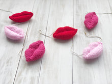 Load image into Gallery viewer, XO Valentine’s Day Garland
