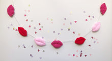 Load image into Gallery viewer, XO Valentine’s Day Garland
