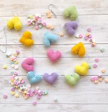 Load image into Gallery viewer, Sweet Heart Garland
